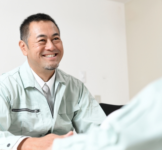 現場で作業する職人